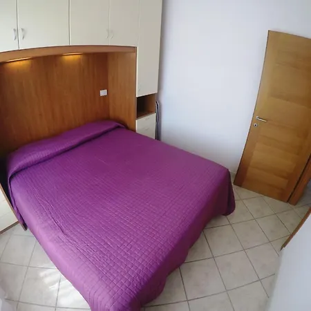 Apartment Komfortable In Mit Garten By Interhome